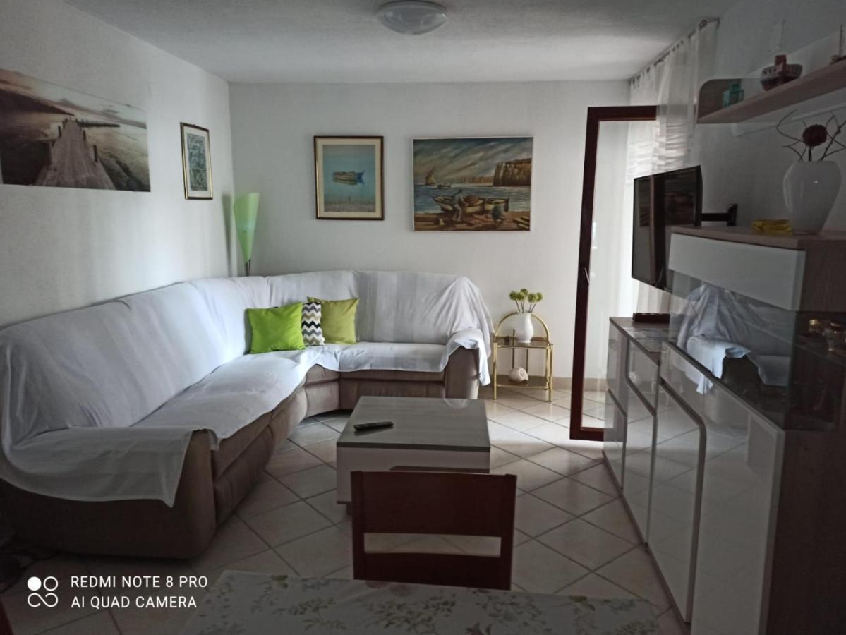 Apartman Robertino 1966 Макарска Екстериор снимка