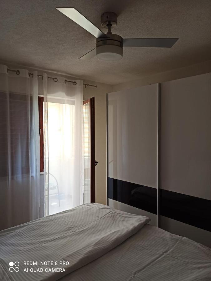 Apartman Robertino 1966 Макарска Екстериор снимка