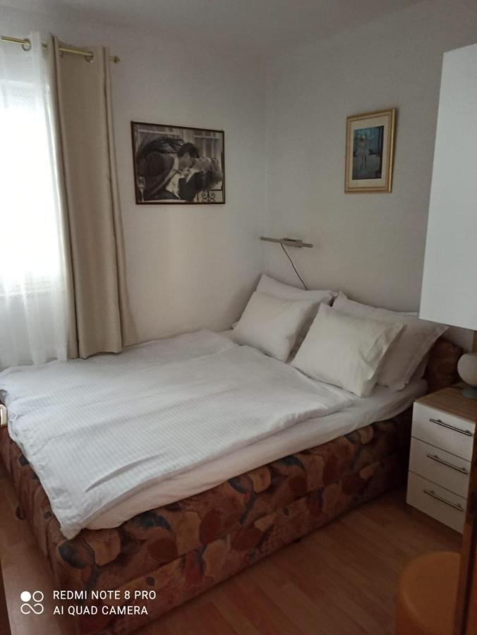 Apartman Robertino 1966 Макарска Екстериор снимка