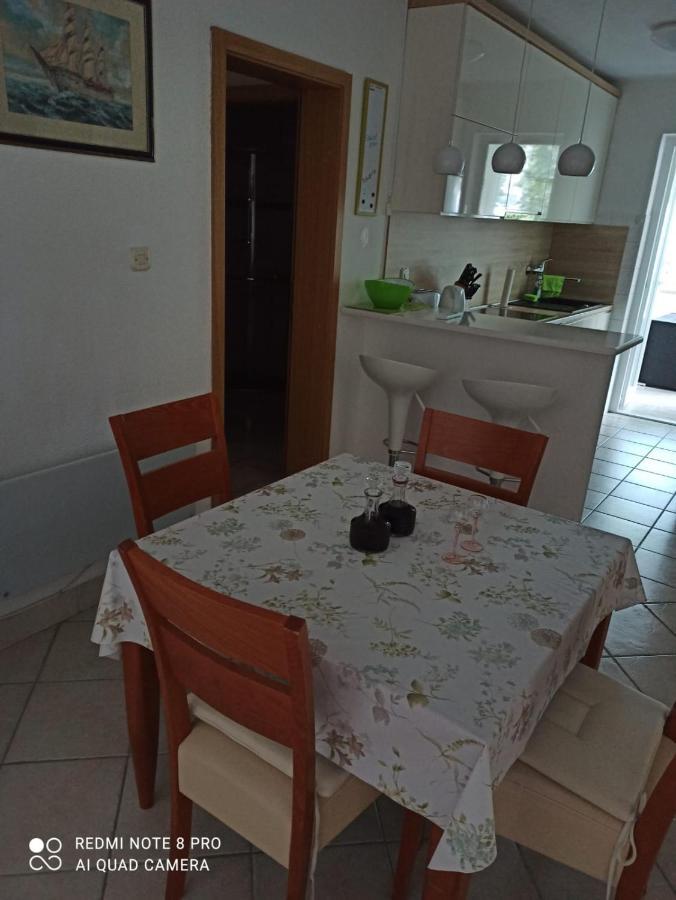Apartman Robertino 1966 Макарска Екстериор снимка