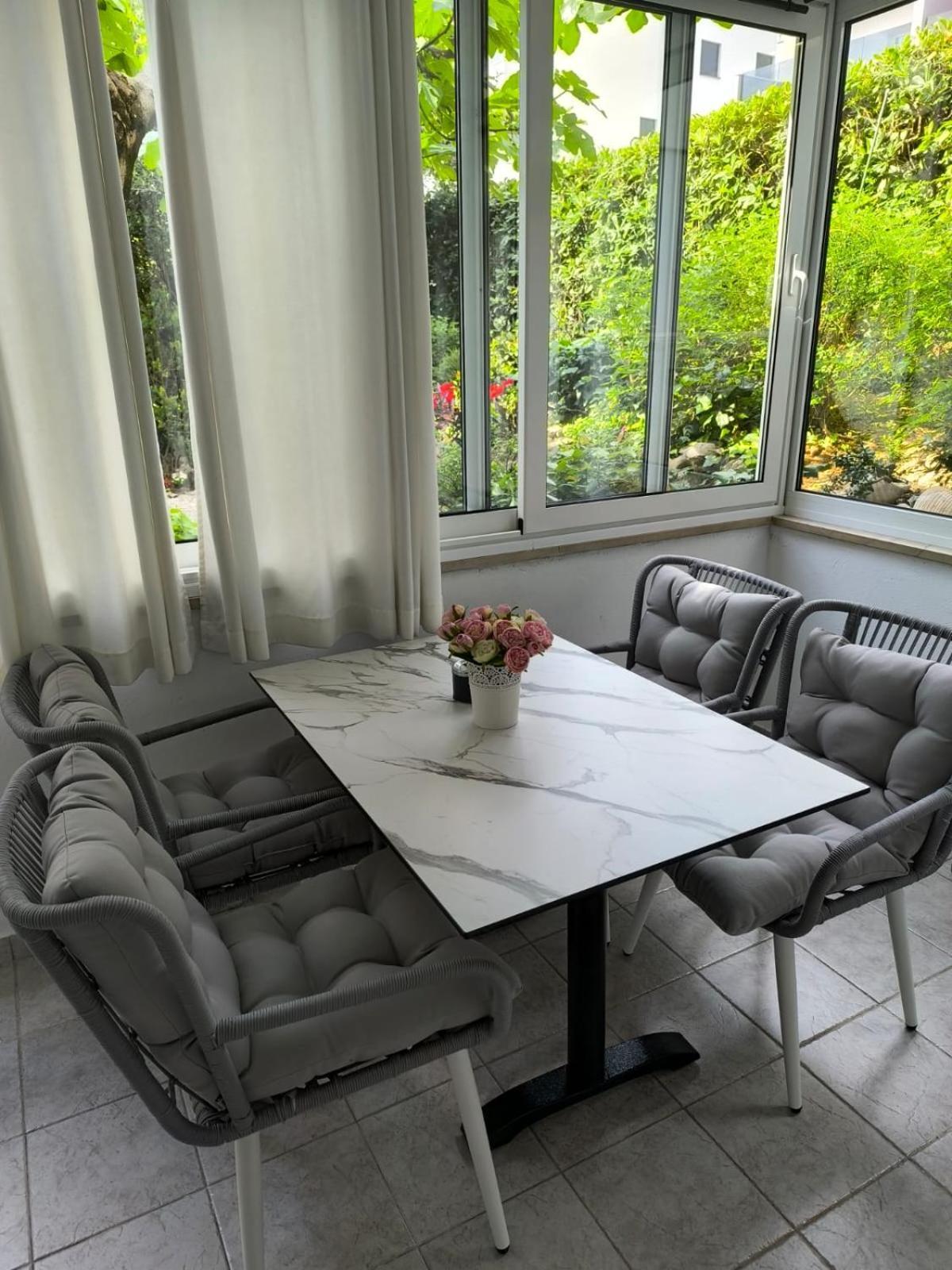 Apartman Robertino 1966 Макарска Екстериор снимка