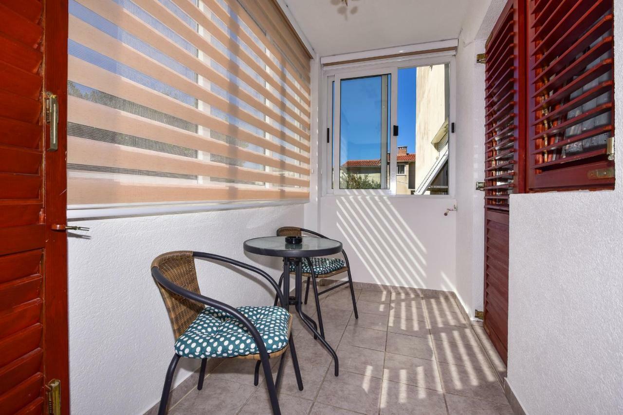 Apartman Robertino 1966 Макарска Екстериор снимка